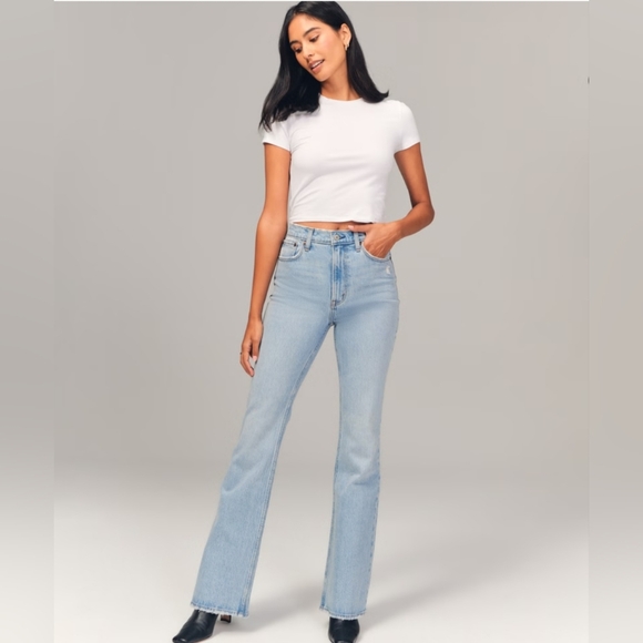 ABERCROMBIE & FITCH Women's High Rise The Vintage Flare Jeans Light Wash 35S - Picture 1 of 14